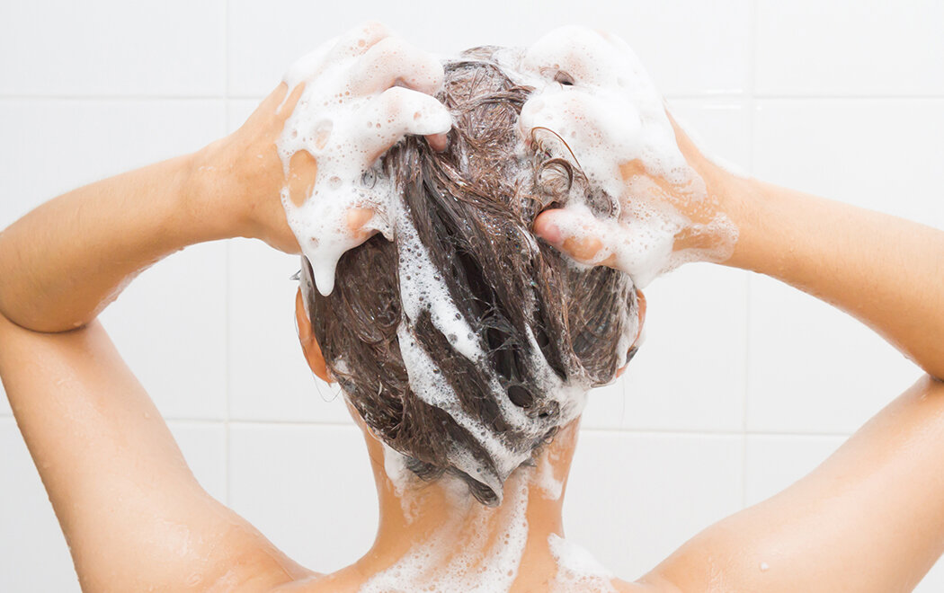 contro-il-sebo-in-eccesso-usa-lo-shampoo-purificante-image
