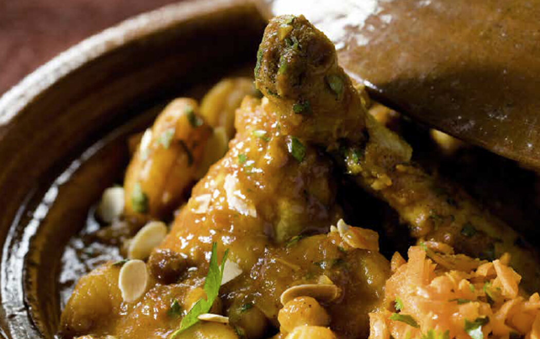 tagine-di-pollo-e-albicocche-con-insalata-agrodolce-di-carote-thumbnail