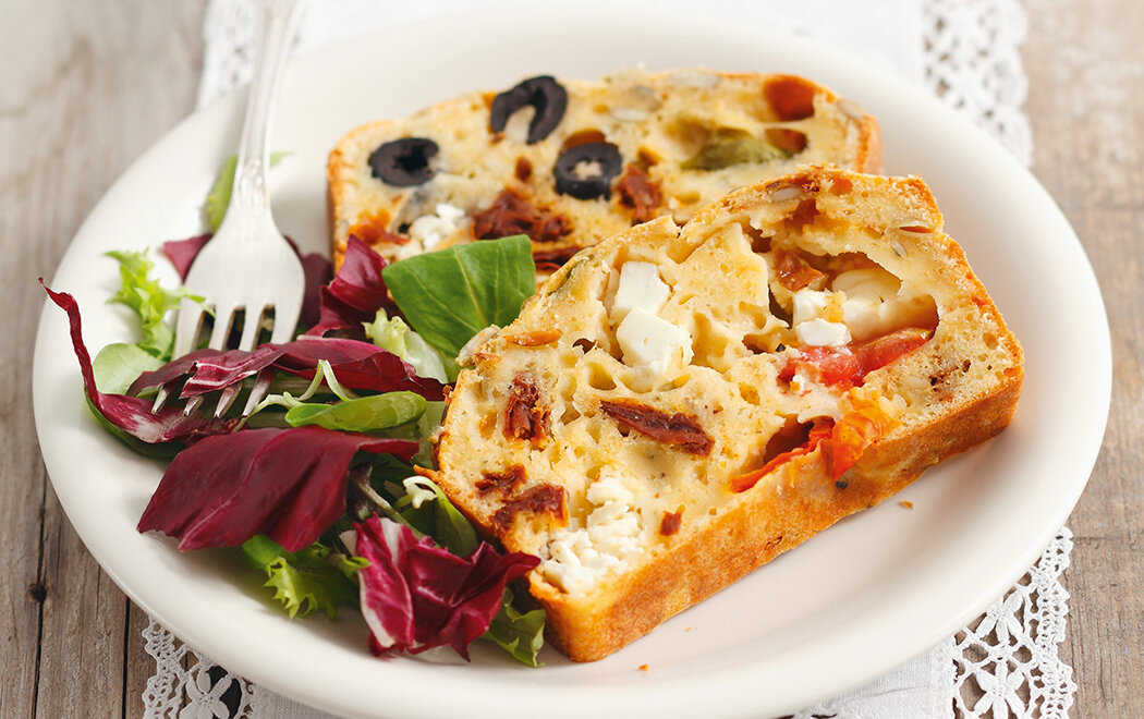 pane-con-olive-feta-semi-di-zucca-e-pomodori-thumbnail