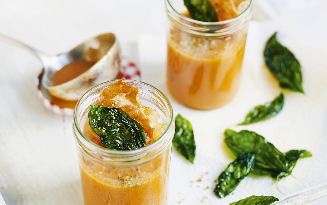 vellutata-fredda-di-pomodoro-con-pancetta-e-basilico-thumbnail