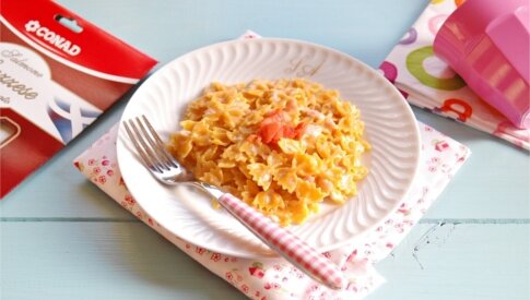 farfalle-al-salmone-e-formaggio-thumbnail