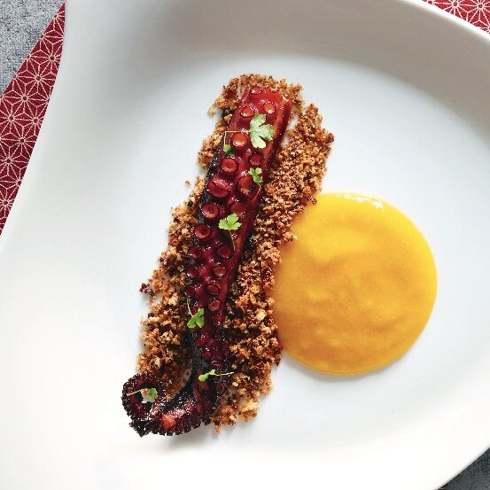 tentacolo-arrostito-con-gazpacho-di-pomodori-gialli-thumbnail