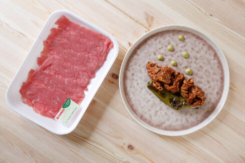 fettine-di-carne-con-friggitelli-e-semi-di-lentisco-thumbnail