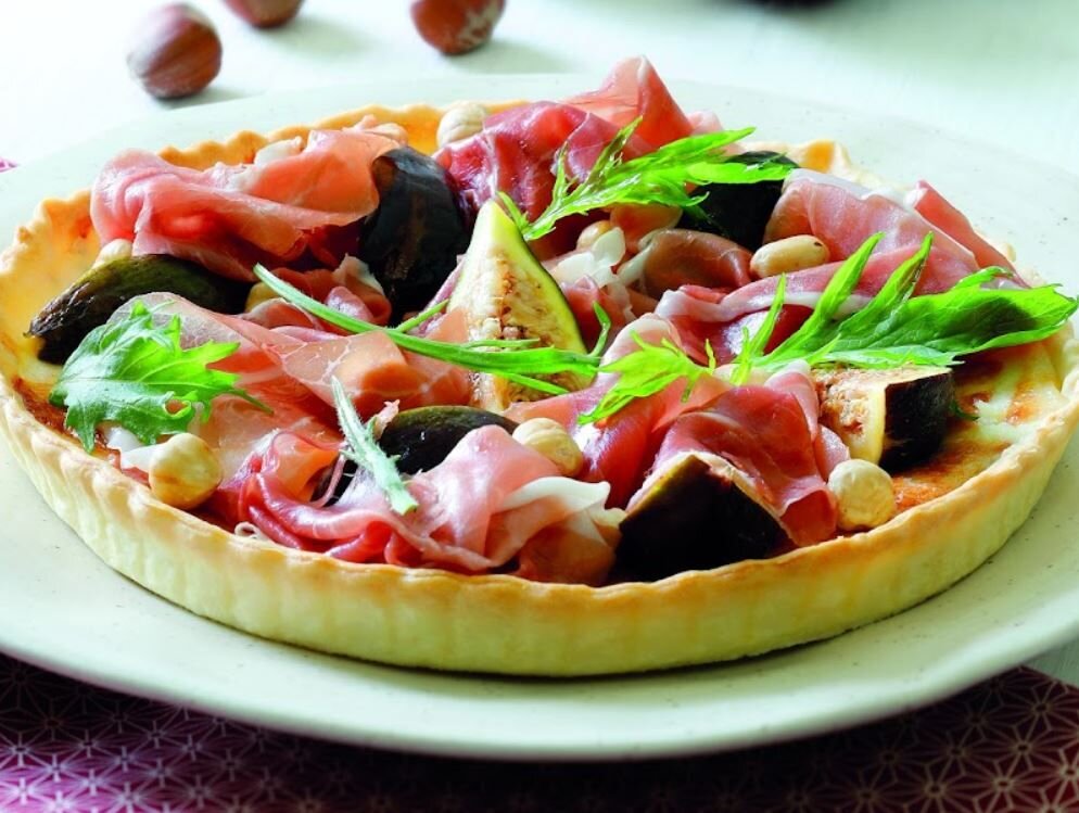 crostata-salata-con-gorgonzola--fichi--crudo-e-nocciole-thumbnail