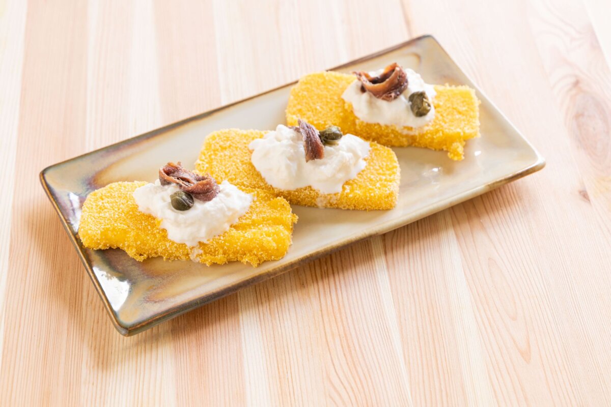 crostino-polenta-fritta-stracciatella-alici-thumbnail