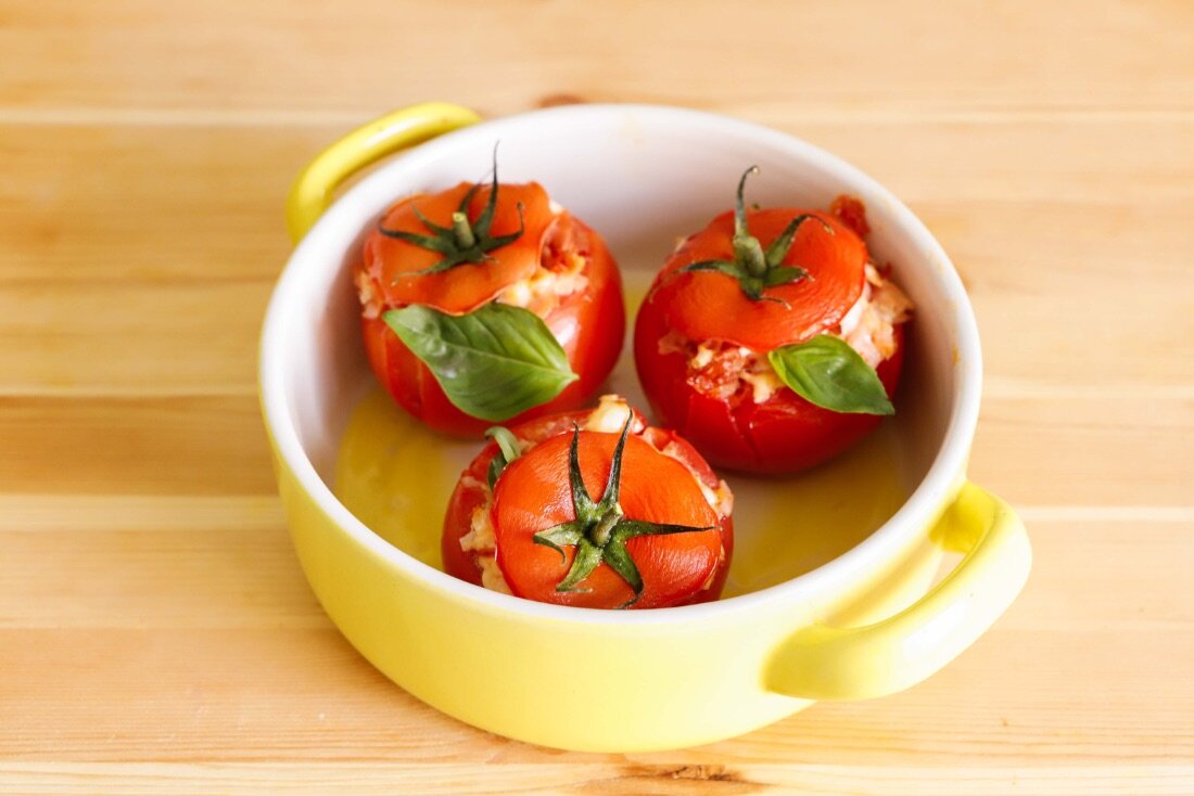 pomodori-ripieni-con-stracciatella-prosciutto-cotto-e-pomodori-secchi-thumbnail