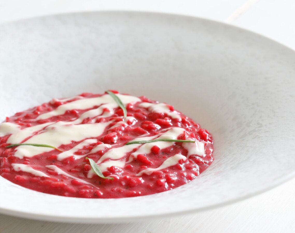 risotto-alla-barbabietola-con-fonduta-di-parmigiano-reggiano-thumbnail