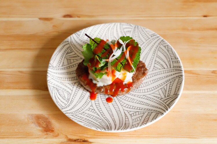 hamburger-di-piemontese-con-scamorza-e-pomodoro-thumbnail