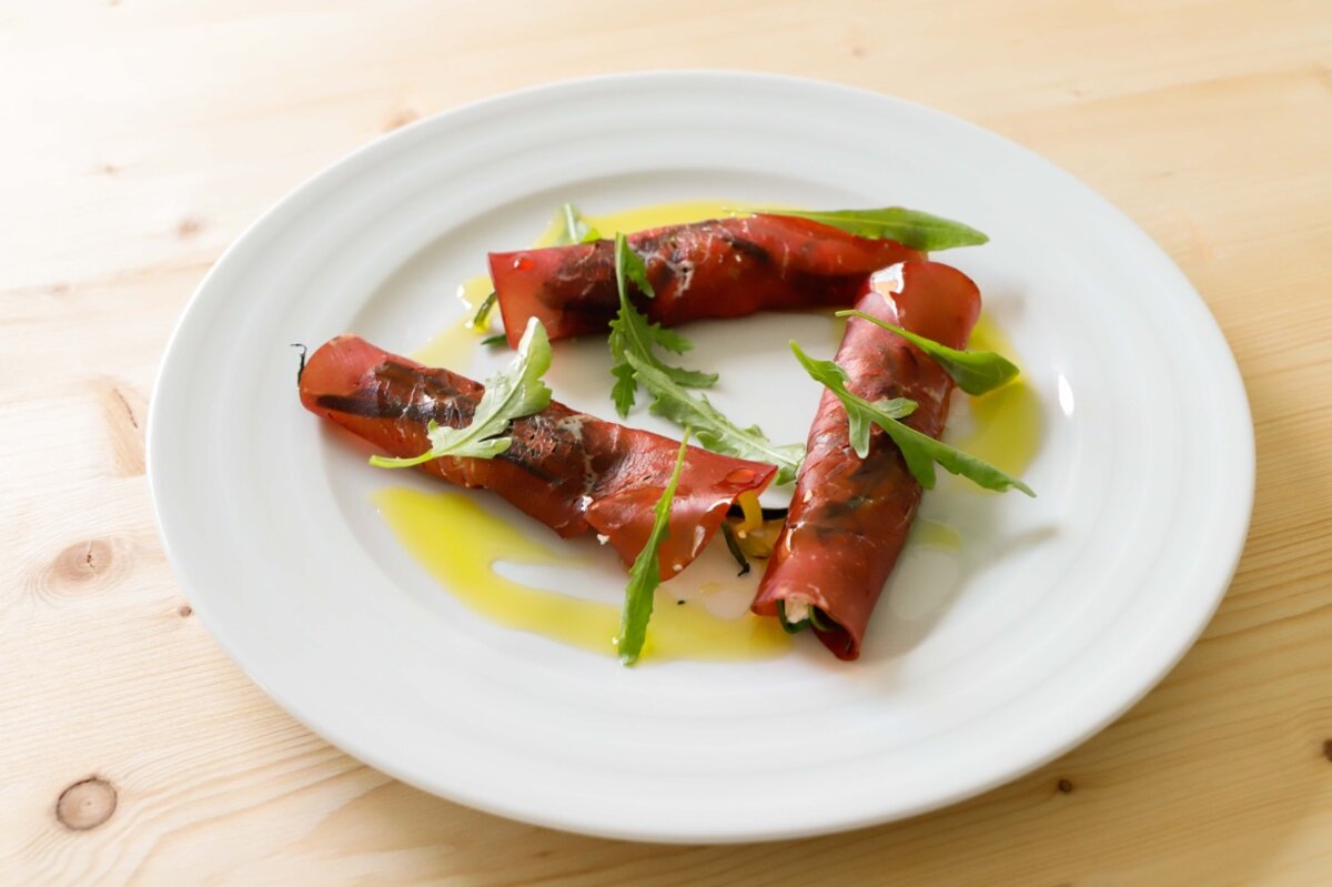 involtini-di-bresaola-zucchine-e-cipollotto-thumbnail