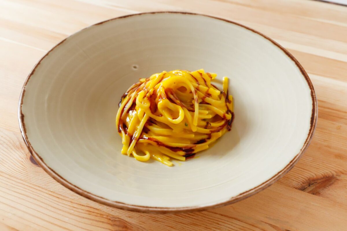 linguine-con-crema-di-zucca-e-riduzione-di-vino-thumbnail