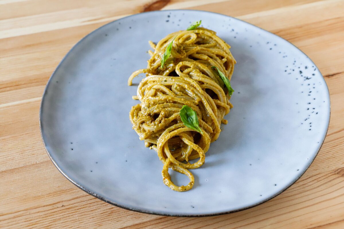spaghetti-con-pesto-di-pomodori-secchi-thumbnail