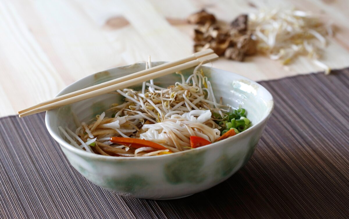 noodles-di-riso-con-tofu-e-verdure-thumbnail